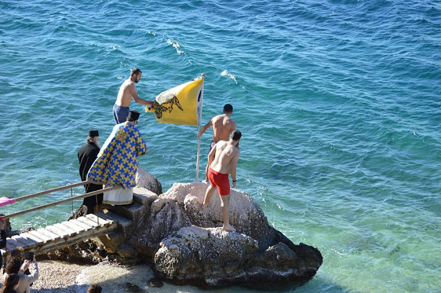 ΚΑΝΔΗΛΑ: Ο Αγιασμός των Υδάτων στην παραλία Ελιά | ΦΩΤΟ: Βάσω Παππά - Φωτογραφία 21