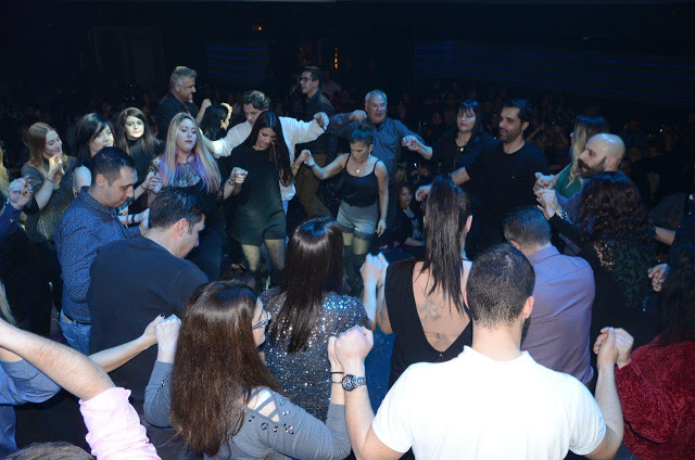 Κοσμοσυρροή στο Χορό του Συλλόγου ΠΑΛΑΙΟΜΑΝΙΩΤΩΝ, στο κέντρο CABANA στην ΑΘΗΝΑ | ΦΩΤΟ - Φωτογραφία 103