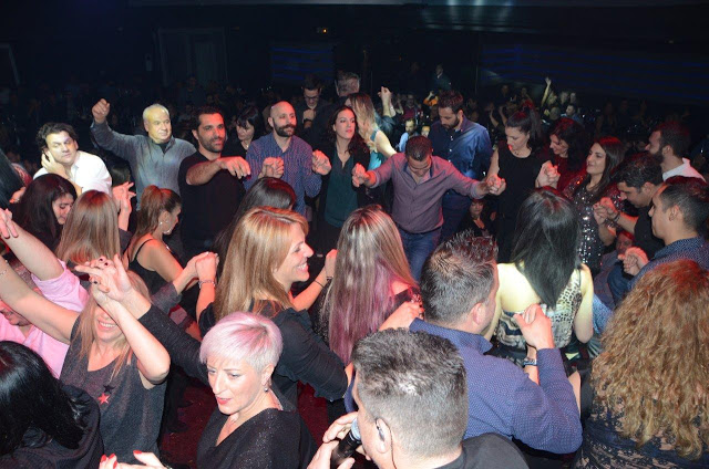 Κοσμοσυρροή στο Χορό του Συλλόγου ΠΑΛΑΙΟΜΑΝΙΩΤΩΝ, στο κέντρο CABANA στην ΑΘΗΝΑ | ΦΩΤΟ - Φωτογραφία 105