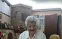Δυτική Ελλάδα: Γιαγιά 103 ετών στα Ανάκτορα και στα Υπουργεία – Ζωή σαν παραμύθι! - Φωτογραφία 2