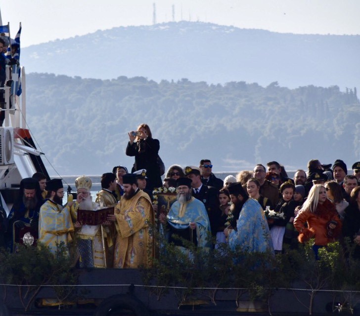 Για τέταρτη φορά αστυνομικός έπιασε τον Τίμιο Σταυρό στον Βόλο - Φωτογραφία 4