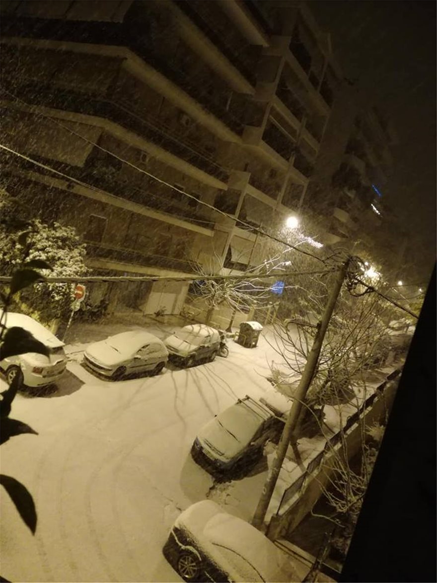 Στα λευκά η Αττική από τον Τηλέμαχο: Κλειστοί δρόμοι - Χιόνι και στο κέντρο - Φωτογραφία 26