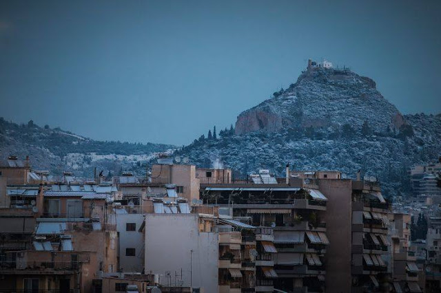 Εικόνες από τη χιονισμένη Αθήνα - Φωτογραφία 1