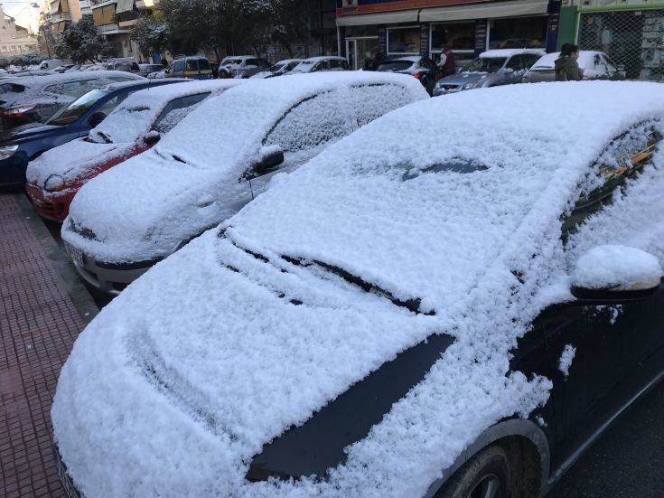 Εικόνες από τη χιονισμένη Αθήνα - Φωτογραφία 11