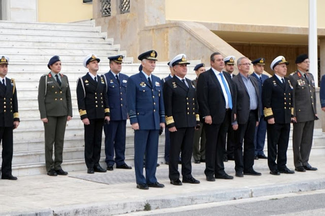 Ραγδαίες εξελίξεις: Ακυρώσεις επισκέψεων Αρχηγών ΓΕ και σύγκληση Συμβουλίου Άμυνας από τον Πάνο Καμμένο - Φωτογραφία 1