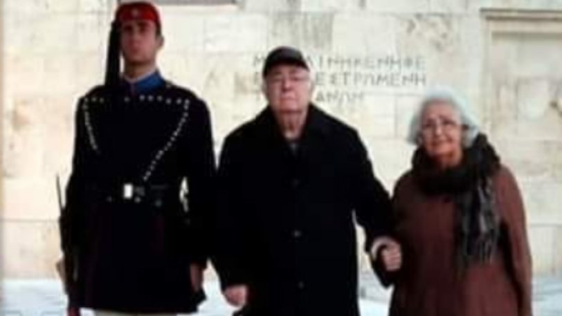 Η αλήθεια για τη φωτογραφία με τον παππού και τη γιαγιά στον Άγνωστο Στρατιώτη - Φωτογραφία 1