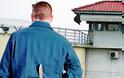Άγριο επεισόδιο με ομηρία στις φυλακές Κασσάνδρας - Αλλοδαπός κρατούμενος με ξυράφι και τσάπα τραυμάτισε δύο σωφρονιστικούς υπαλλήλους
