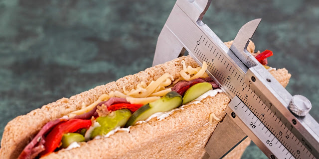 Λίγοι υδατάνθρακες ή λίγα λιπαρά μάς βοηθούν στην απώλεια βάρους; Τι λένε οι επιστήμονες; - Φωτογραφία 1