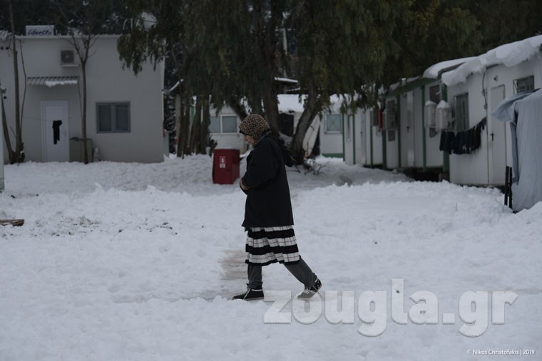 Στον καταυλισμό της Μαλακάσας έπειτα από το πέρασμα του χιονιά - Φωτογραφία 12