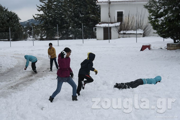 Στον καταυλισμό της Μαλακάσας έπειτα από το πέρασμα του χιονιά - Φωτογραφία 15