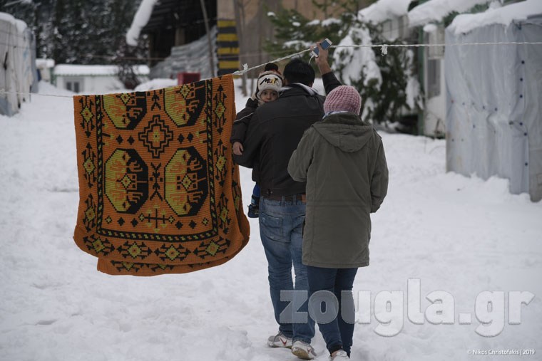 Στον καταυλισμό της Μαλακάσας έπειτα από το πέρασμα του χιονιά - Φωτογραφία 5