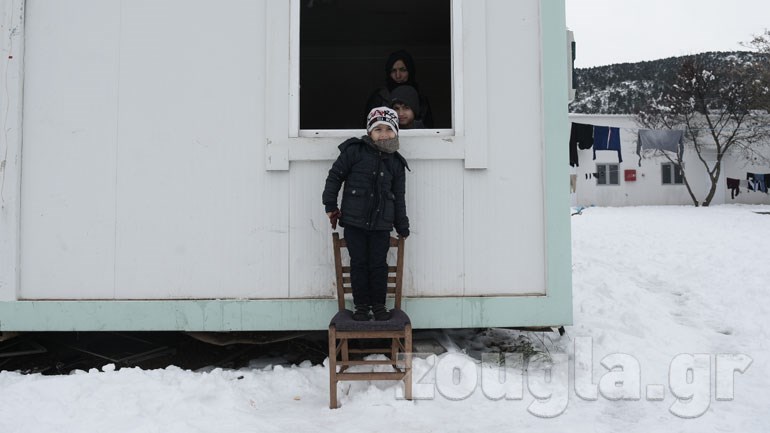 Στον καταυλισμό της Μαλακάσας έπειτα από το πέρασμα του χιονιά - Φωτογραφία 7