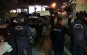 Μαλλιά κουβάρια αστυνομικοί στην Πλατεία της Αγοράς! Πλακώθηκαν μεταξύ τους στο ξύλο…
