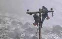 Εναερίτες του ΔΕΔΔΗΕ: Σκληρές προσπάθειες μέσα σε χιονοθύελλα