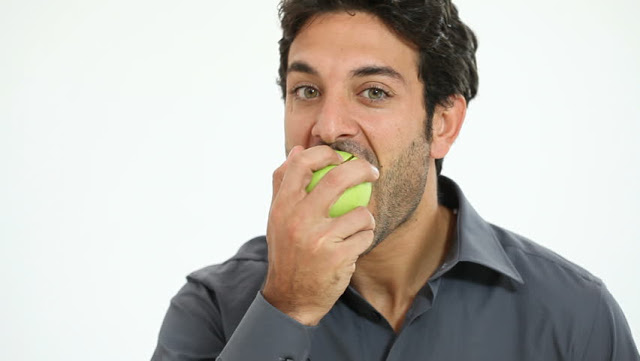 Πώς «ένα μήλο την ημέρα το γιατρό τον κάνει πέρα»; - Φωτογραφία 1