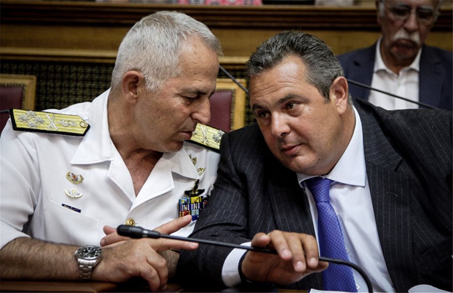 Ναύαρχος Αποστολάκης: Ο «ΟΥΚάς» που έγινε υπουργός Εθνικής Άμυνας με αριστερή κυβέρνηση - Φωτογραφία 2