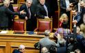 Μετά την ψήφο εμπιστοσύνης, επόμενος σκόπελος για την κυβέρνηση-κουρελού το Σκοπιανό