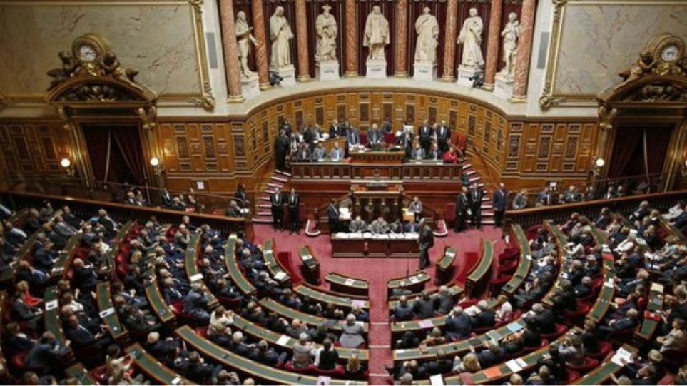 Γαλλία: Εγκρίθηκε το νομοσχέδιο που προετοιμάζει τη χώρα για το Brexit - Φωτογραφία 1
