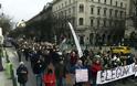 Ουγγαρία: Χιλιάδες διαδηλωτές κατά του Ορμπάν με σύνθημα «αρκετά πια» - Φωτογραφία 1