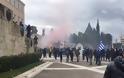 Τραυματίες αστυνομικοί στο Σύνταγμα - Έσπασαν τα κάγκελα μπροστά στο άγαλμα τού Βενιζέλου