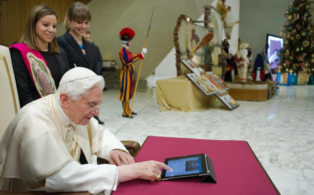 Κάντε κλικ και προσευχηθείτε: Ο Πάπας υπέβαλε μια εφαρμογη για ομαδική προσευχή - Φωτογραφία 3
