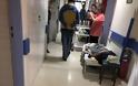 “Επιδημία” ράντζων στα νοσοκομεία της Αττικής - Σε οριακό σημείο το Κρατικό της Νίκαιας - Φωτογραφία 6