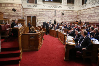 Πέρασε κατά πλειοψηφία η Συμφωνία των Πρεσπών από την επιτροπή της Βουλής - Φωτογραφία 1