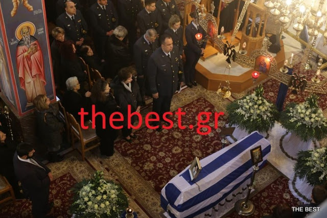 Θρήνος στην κηδεία του πιλότου Παναγιώτη Κεφάλα – Στην Πάτρα η τελευταία πράξη του δράματος - Φωτογραφία 1
