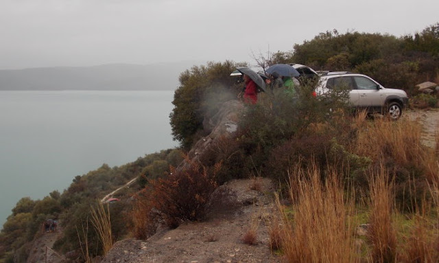 Tραγωδία στη λίμνη Στράτου: εντοπίστηκε το όχημα με τη σορό της 35χρονης μέσα - Φωτογραφία 7
