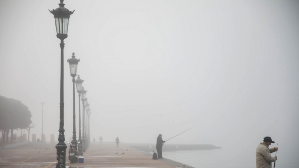 Θεσσαλονίκη: Πυκνό πέπλο ομίχλης καλύπτει την πόλη - Φωτογραφία 1