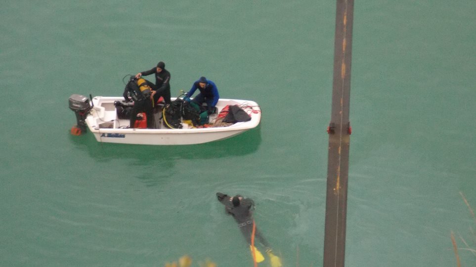 Tραγωδία στη λίμνη Στράτου: Νεκρή η 35χρονη που αγνοείτο - Εντοπίστηκε το όχημα - Φωτογραφία 1
