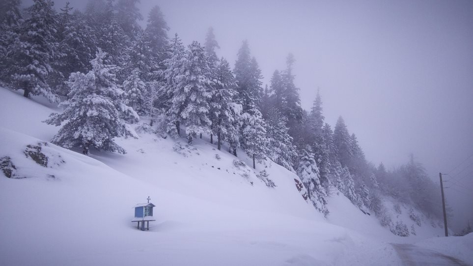 Ο «Φοίβος» χτύπησε την Ήπειρο - Συνεχής χιονόπτωση στα ορεινά, καταιγίδες και πλημμύρες στα πεδινά - Φωτογραφία 1