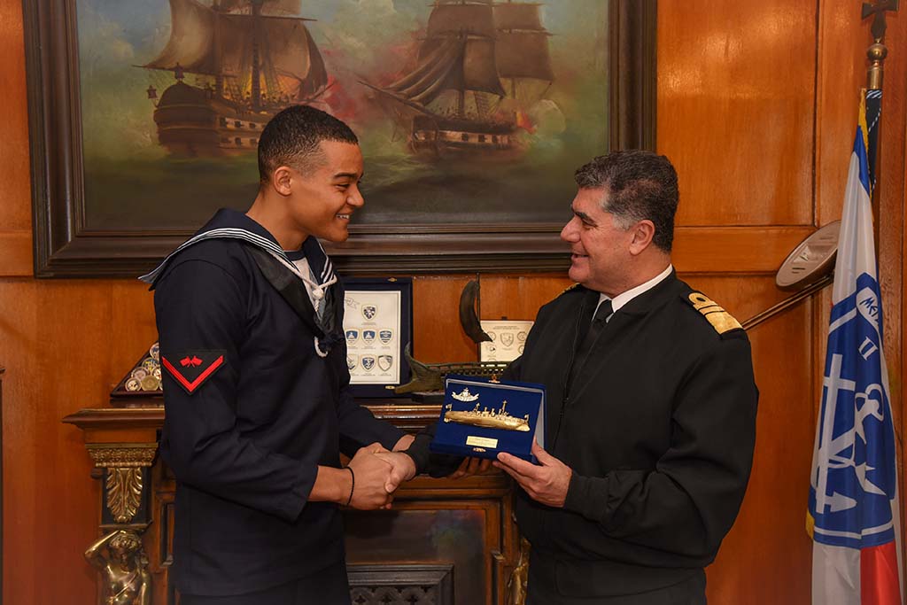ΓΕΝ: Το Πολεμικό Ναυτικό τίμησε τον Πρωταθλητή Ναύτη Στρατευμένης Θητείας - ΦΩΤΟ - Φωτογραφία 3