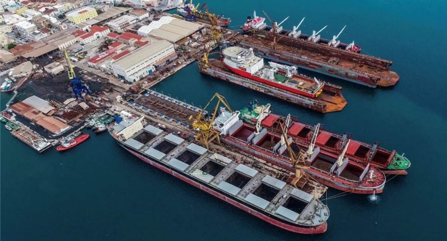 Για επισκευή το μεγαλύτερο πλοίο στην ιστορία των Ναυπηγείων Σύρου - Φωτογραφία 1