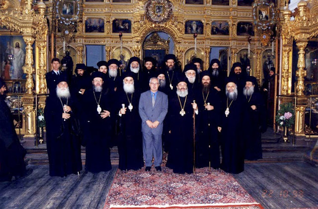 11608 - Αρχιεπίσκοπος Χριστόδουλος (1939 - 28 Ιανουαρίου 2008). Φωτογραφίες από προσκυνηματικές επισκέψεις του στο Άγιο Όρος - Φωτογραφία 5