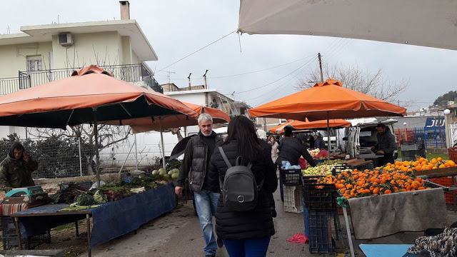 Με βροχή σήμερα η λαϊκή αγορά στη ΒΟΝΙΤΣΑ | ΦΩΤΟ: Στέλλα Λιάπη - Φωτογραφία 25