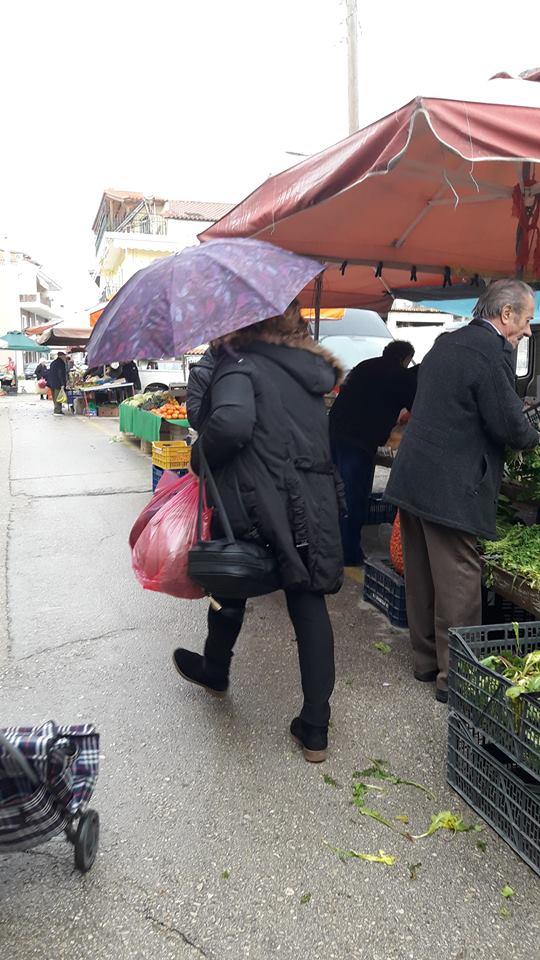 Με βροχή σήμερα η λαϊκή αγορά στη ΒΟΝΙΤΣΑ | ΦΩΤΟ: Στέλλα Λιάπη - Φωτογραφία 75