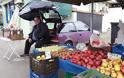 Με βροχή σήμερα η λαϊκή αγορά στη ΒΟΝΙΤΣΑ | ΦΩΤΟ: Στέλλα Λιάπη - Φωτογραφία 2