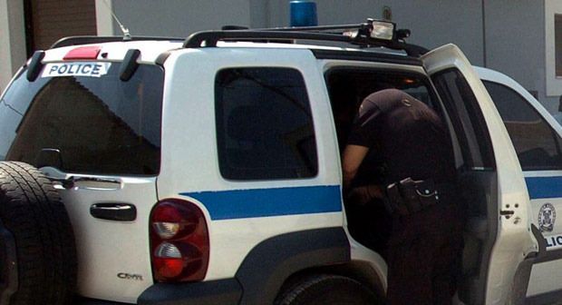 Συνελήφθη 29χρονη φυγόποινη στη Βόνιτσα για διακίνηση μεταναστών - Φωτογραφία 1
