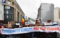 Βρυξέλλες: Δεκάδες χιλιάδες διαδηλωτές στους δρόμους για την κλιματική αλλαγή - Φωτογραφία 1