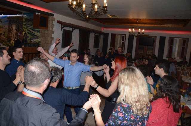 Εξαιρετική επιτυχία, σημείωσε ο χορός του Συλλόγου Πηγαδίων Η ΜΑΝΙΝΑ στη ταβέρνα Η ΣΤΑΝΗ ΤΟΥ ΒΛΑΧΟΥ στην Αθήνα | ΦΩΤΟ-ΒΙΝΤΕΟ - Φωτογραφία 142