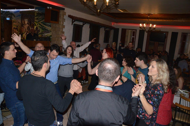 Εξαιρετική επιτυχία, σημείωσε ο χορός του Συλλόγου Πηγαδίων Η ΜΑΝΙΝΑ στη ταβέρνα Η ΣΤΑΝΗ ΤΟΥ ΒΛΑΧΟΥ στην Αθήνα | ΦΩΤΟ-ΒΙΝΤΕΟ - Φωτογραφία 143