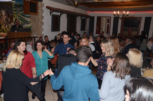 Εξαιρετική επιτυχία, σημείωσε ο χορός του Συλλόγου Πηγαδίων Η ΜΑΝΙΝΑ στη ταβέρνα Η ΣΤΑΝΗ ΤΟΥ ΒΛΑΧΟΥ στην Αθήνα | ΦΩΤΟ-ΒΙΝΤΕΟ - Φωτογραφία 156