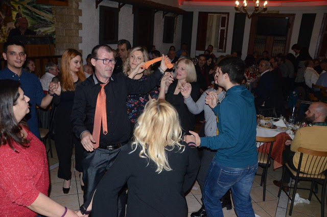 Εξαιρετική επιτυχία, σημείωσε ο χορός του Συλλόγου Πηγαδίων Η ΜΑΝΙΝΑ στη ταβέρνα Η ΣΤΑΝΗ ΤΟΥ ΒΛΑΧΟΥ στην Αθήνα | ΦΩΤΟ-ΒΙΝΤΕΟ - Φωτογραφία 157