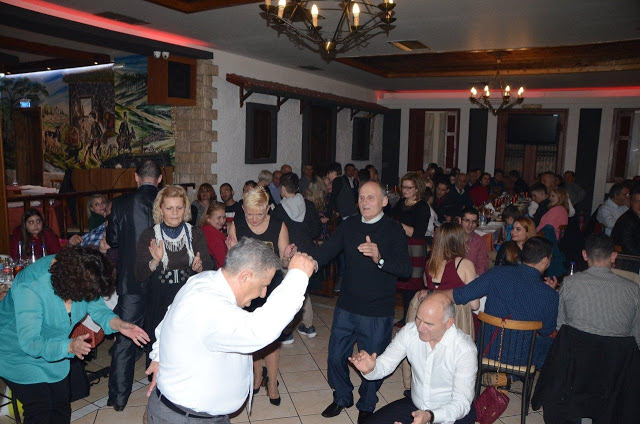 Εξαιρετική επιτυχία, σημείωσε ο χορός του Συλλόγου Πηγαδίων Η ΜΑΝΙΝΑ στη ταβέρνα Η ΣΤΑΝΗ ΤΟΥ ΒΛΑΧΟΥ στην Αθήνα | ΦΩΤΟ-ΒΙΝΤΕΟ - Φωτογραφία 48