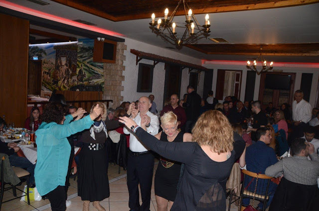 Εξαιρετική επιτυχία, σημείωσε ο χορός του Συλλόγου Πηγαδίων Η ΜΑΝΙΝΑ στη ταβέρνα Η ΣΤΑΝΗ ΤΟΥ ΒΛΑΧΟΥ στην Αθήνα | ΦΩΤΟ-ΒΙΝΤΕΟ - Φωτογραφία 51