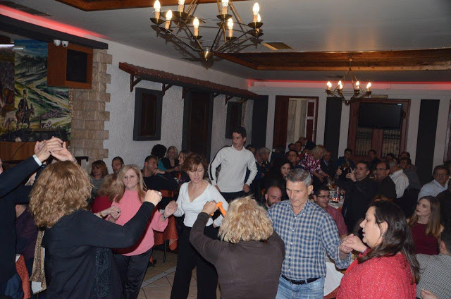 Εξαιρετική επιτυχία, σημείωσε ο χορός του Συλλόγου Πηγαδίων Η ΜΑΝΙΝΑ στη ταβέρνα Η ΣΤΑΝΗ ΤΟΥ ΒΛΑΧΟΥ στην Αθήνα | ΦΩΤΟ-ΒΙΝΤΕΟ - Φωτογραφία 72