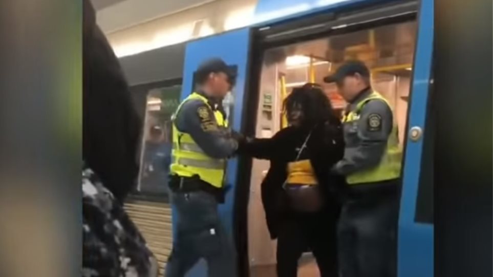 Σουηδία: Αστυνομικοί έβγαλαν με τη βία έγκυο γυναίκα από το μετρό - Φωτογραφία 1