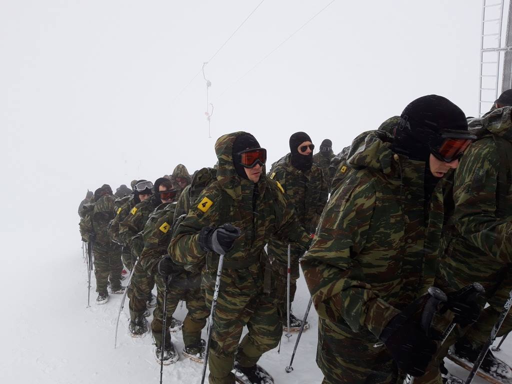 ΓΕΣ: Οι νέοι ηγέτες του Στρατού Ξηράς δεν μασάνε από το κρύο και το χιόνι - Φωτογραφία 13