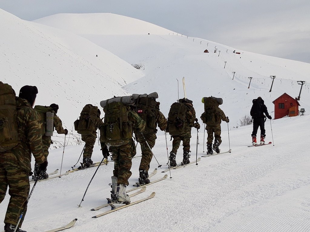 ΓΕΣ: Οι νέοι ηγέτες του Στρατού Ξηράς δεν μασάνε από το κρύο και το χιόνι - Φωτογραφία 6
